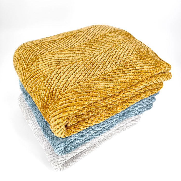 Polyester Chenille Zig Zag Heavy Blanket For Winter